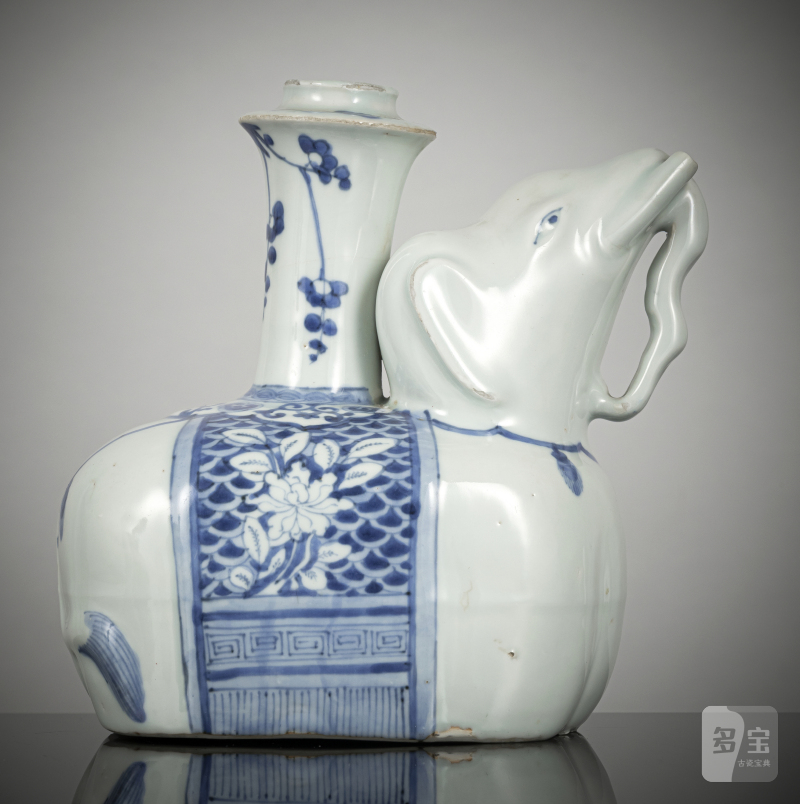 A blue and white elephant-form porcelain kendi - 图1